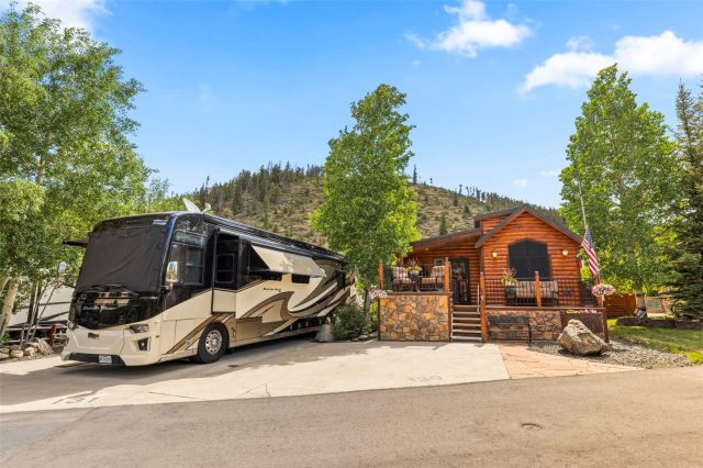 Mobile Home in Tiger Run Resort Park Sub, Breckenridge, CO — photo 1 (MLS S1069756)