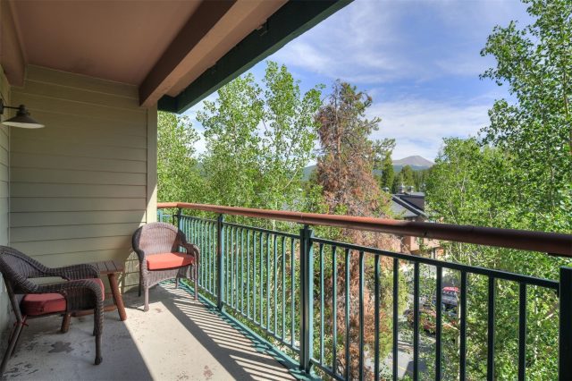 455 Village Road 510 photo 19