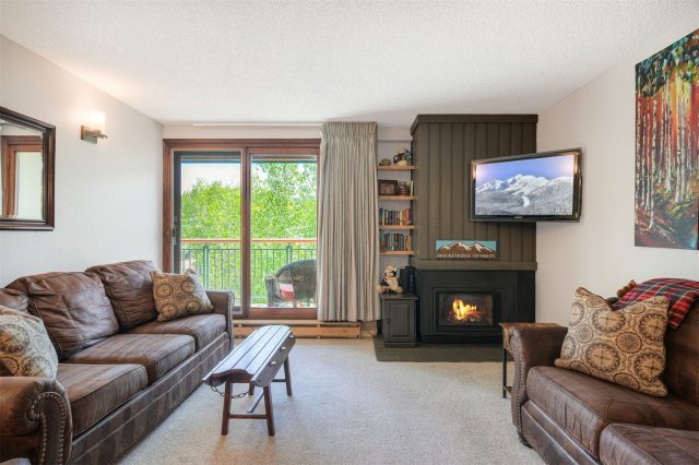 455 Village Road 510 photo 2
