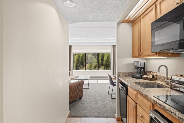640 Village Road 4522 photo 12