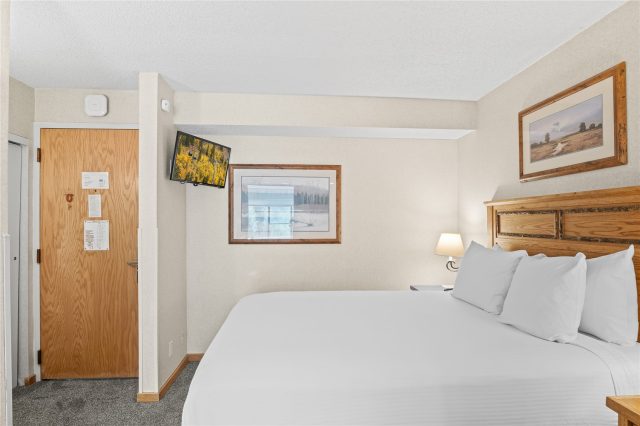 640 Village Road 4522 photo 16