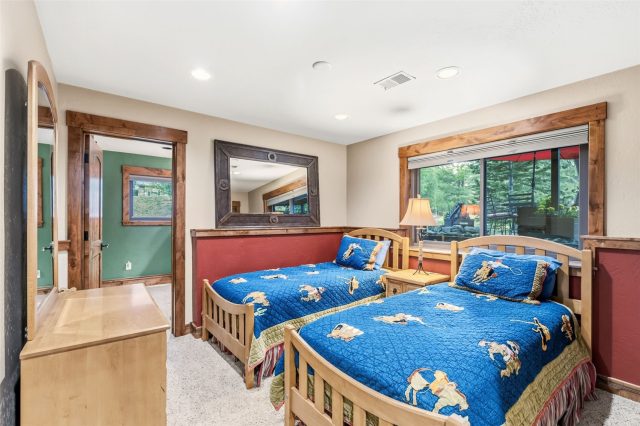 773 Hunters Circle photo 9