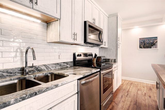 32 Corinthian Circle 102 photo 10