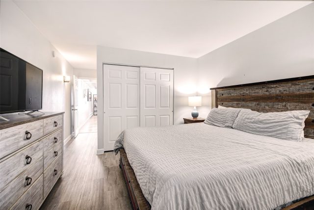 32 Corinthian Circle 102 photo 21