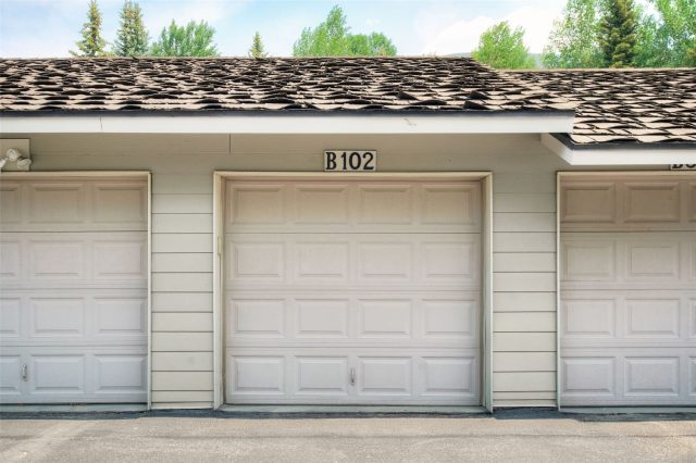 32 Corinthian Circle 102 photo 28