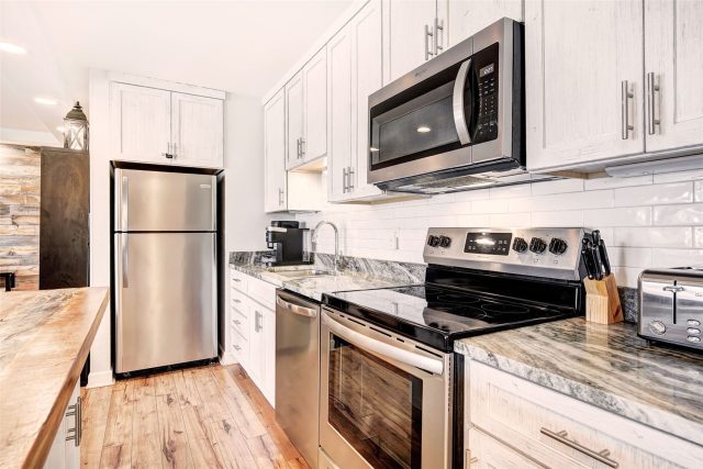 32 Corinthian Circle 102 photo 9