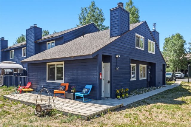 256 Cove Boulevard 7 photo 20