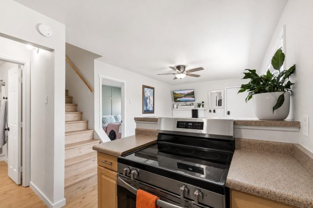 256 Cove Boulevard 7 photo 7