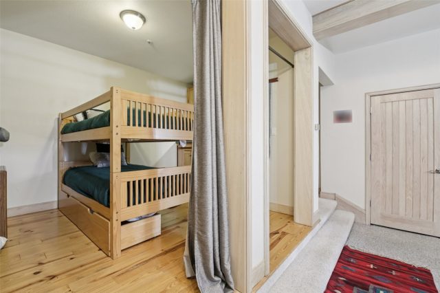 655 White Cloud Drive photo 36