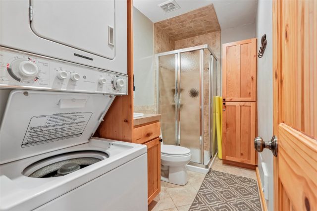 106 Broken Lance Drive 10 photo 12