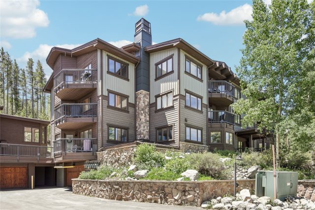 Condo in Woods Manor, Breckenridge, CO — photo 3 (MLS S1069813)