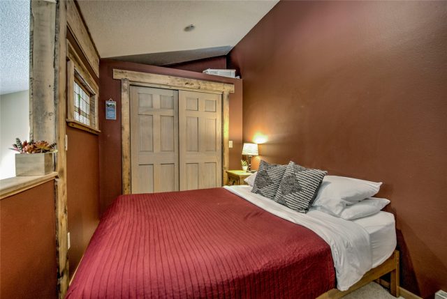 600 S Park Avenue 218 photo 22