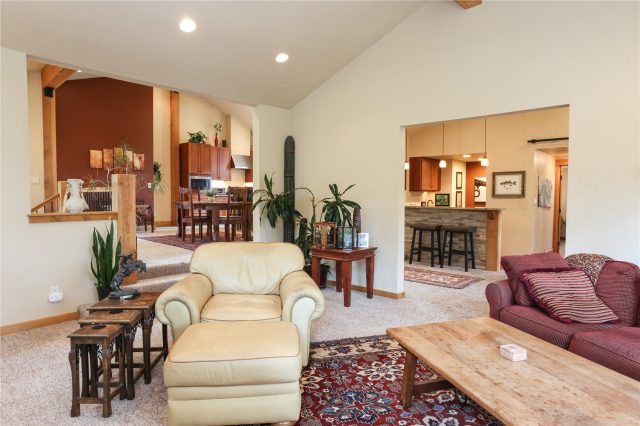 503 S 6th Avenue A photo 12