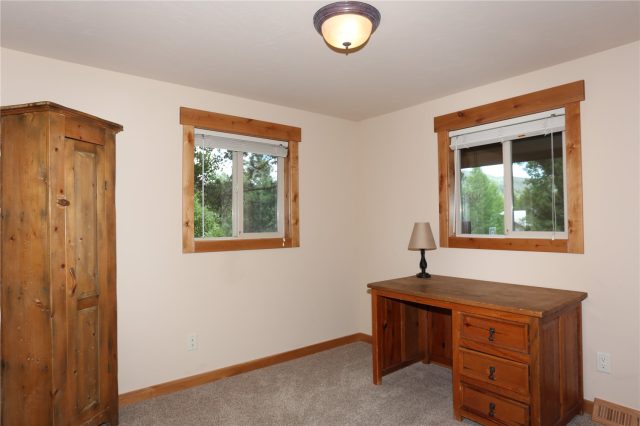 503 S 6th Avenue A photo 24