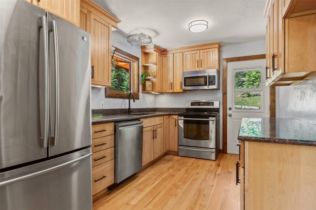 16 Bemrose Trail photo 8