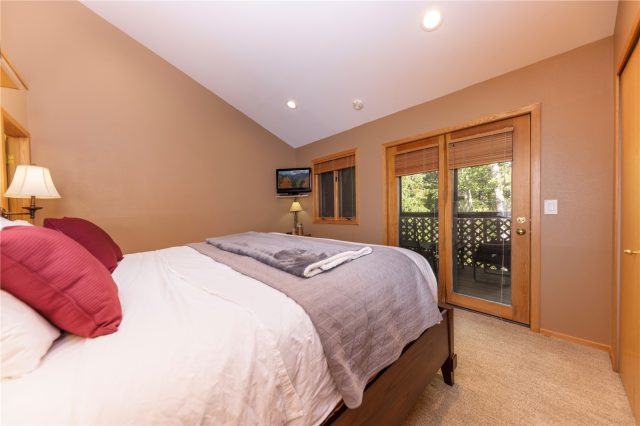 140 Creekside Drive E photo 18