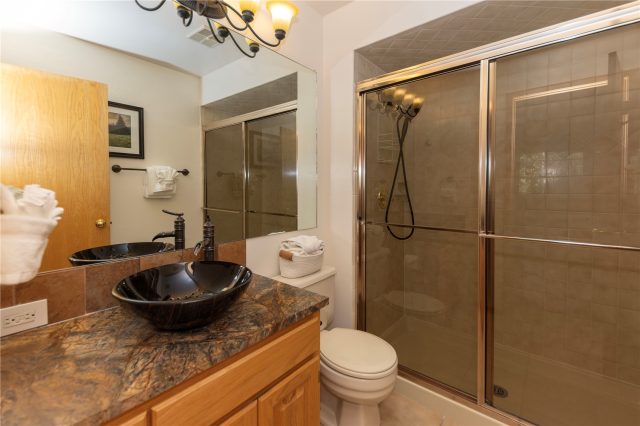 140 Creekside Drive E photo 23