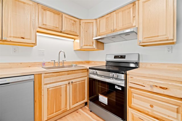 246 Broken Lance Drive 103 photo 11
