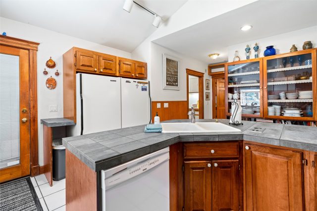307 S High Street photo 21