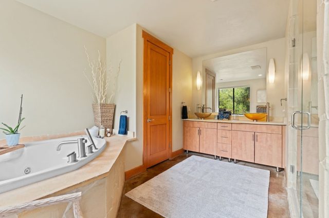 253 Highwood Terrace photo 19
