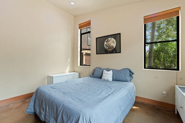253 Highwood Terrace photo 26