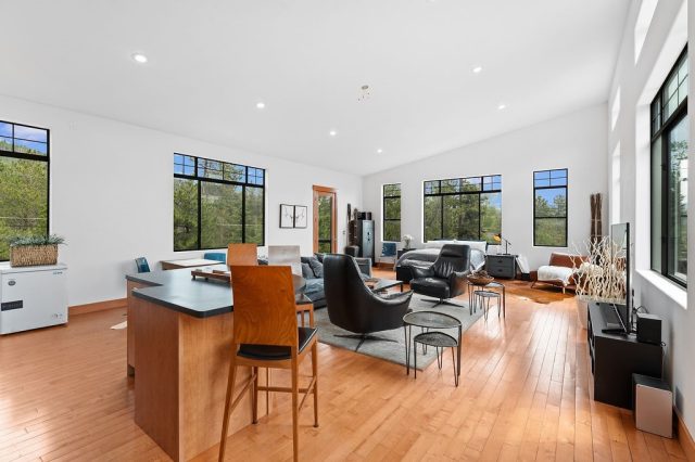 253 Highwood Terrace photo 32