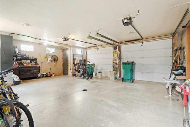253 Highwood Terrace photo 43