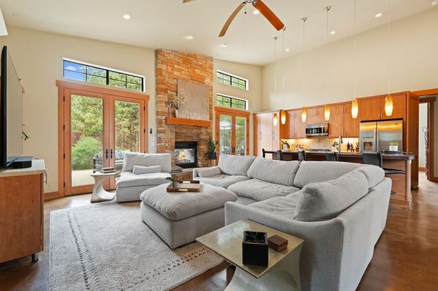 253 Highwood Terrace photo 4
