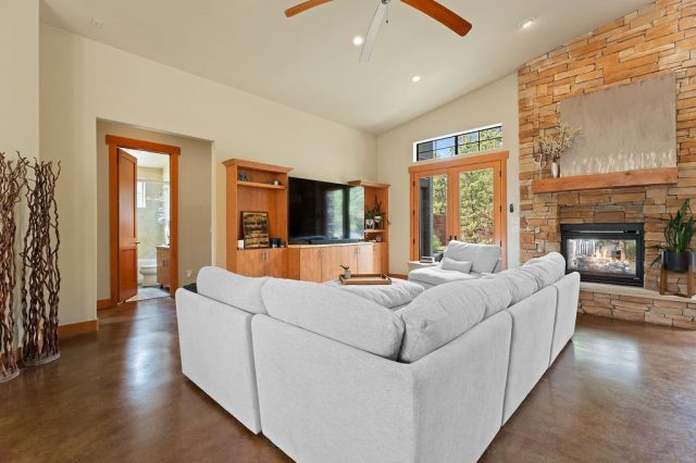 253 Highwood Terrace photo 6