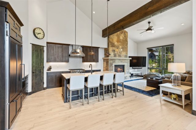 279 River Park Drive photo 13