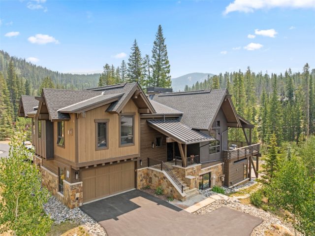 Duplex in Rivers Edge, Breckenridge, CO — photo 2 (MLS S1069906)