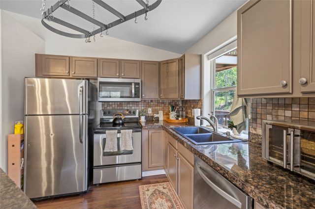 140 Wildernest Court 104 photo 17