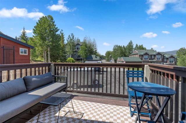 140 Wildernest Court 104 photo 33