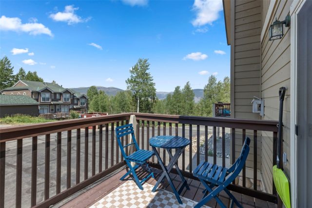 140 Wildernest Court 104 photo 34