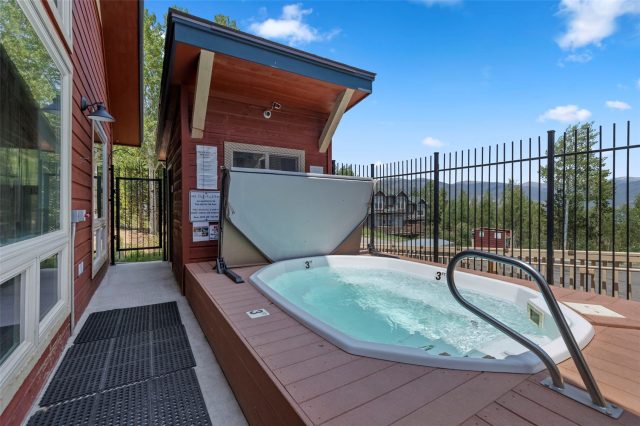 140 Wildernest Court 104 photo 38