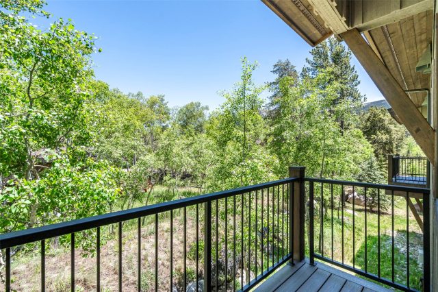 158 Caravelle Drive 23 photo 13
