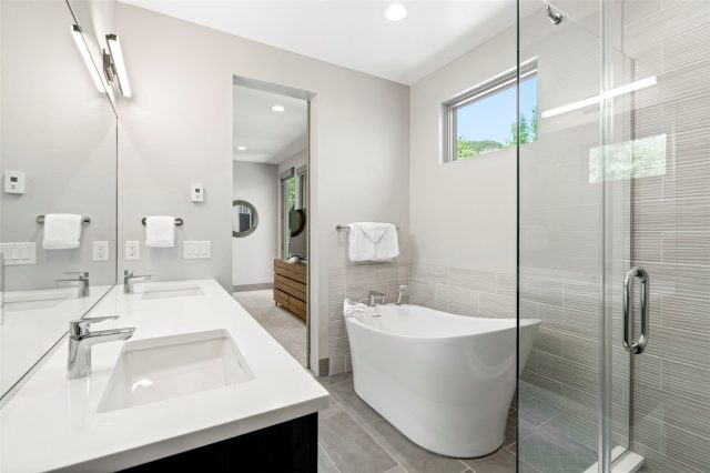 158 Caravelle Drive 23 photo 14