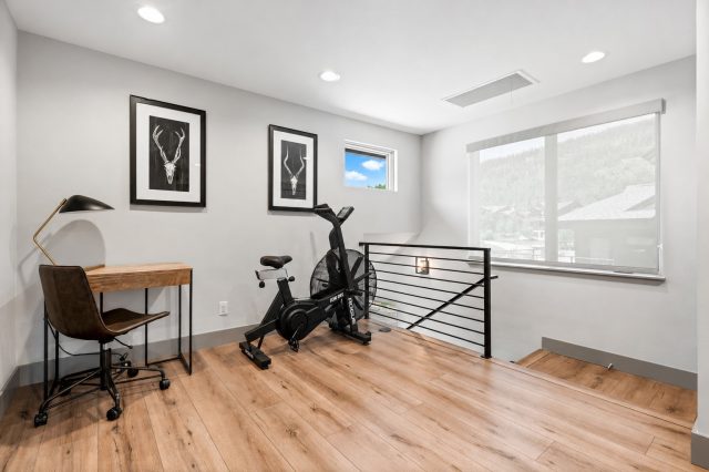 158 Caravelle Drive 23 photo 20