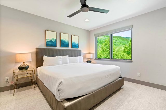 158 Caravelle Drive 23 photo 25