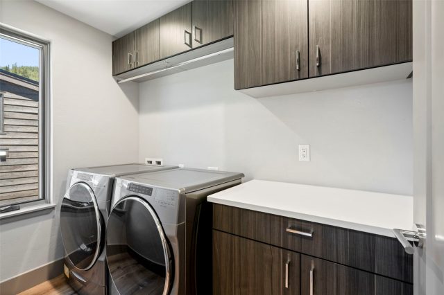158 Caravelle Drive 23 photo 28
