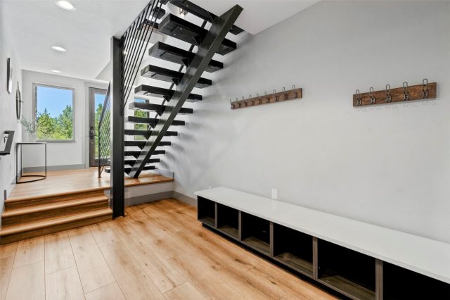 158 Caravelle Drive 23 photo 31