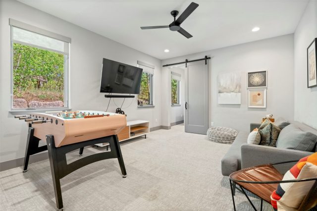 158 Caravelle Drive 23 photo 35