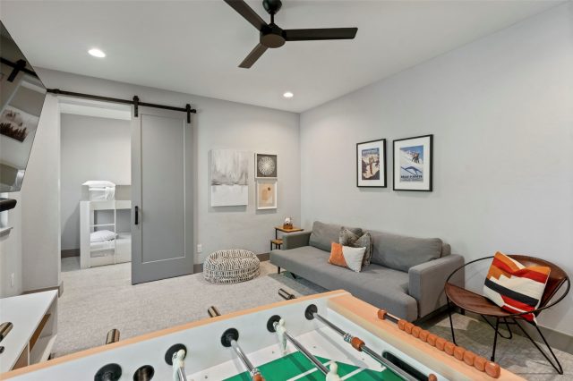 158 Caravelle Drive 23 photo 36
