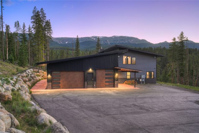 Home in Metes And Bounds - Breck, Breckenridge — photo 3 Home in Metes And Bounds - Breck, Breckenridge, CO — photo 3 (MLS S1069949)