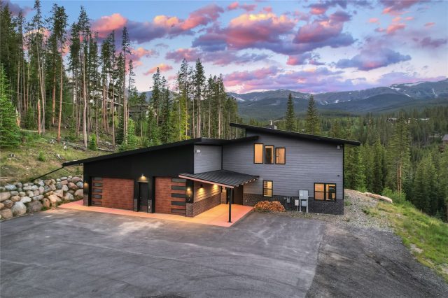 Home in Metes And Bounds - Breck, Breckenridge — photo 4 Home in Metes And Bounds - Breck, Breckenridge, CO — photo 4 (MLS S1069949)
