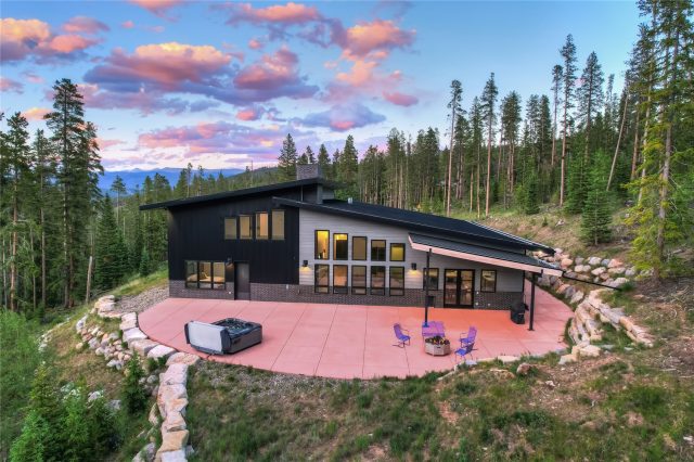 Home in Metes And Bounds - Breck, Breckenridge — photo 5 Home in Metes And Bounds - Breck, Breckenridge, CO — photo 5 (MLS S1069949)