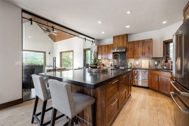 430 Giberson Road photo 7