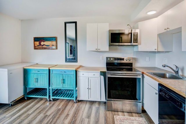 110 Evergreen Road 201 photo 20