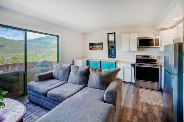110 Evergreen Road 201 photo 9