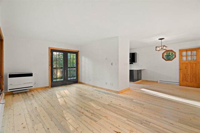 53 Royal Drive photo 15